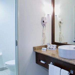 Premium Queen Room
