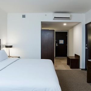 Habitación Estándar con Cama King Adaptada para Discapacitados